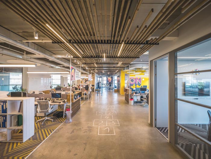 软件开发公司办公室动线装修设计实景图